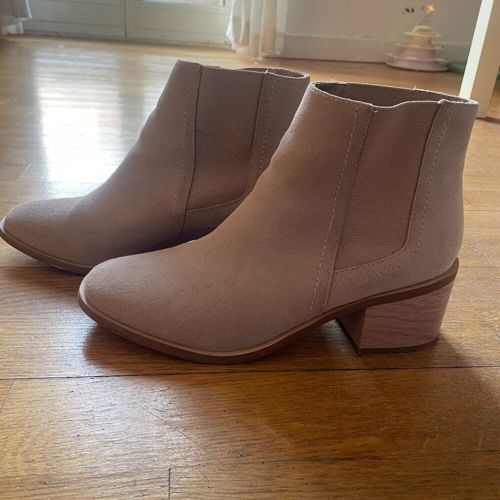 Splendid suede boots